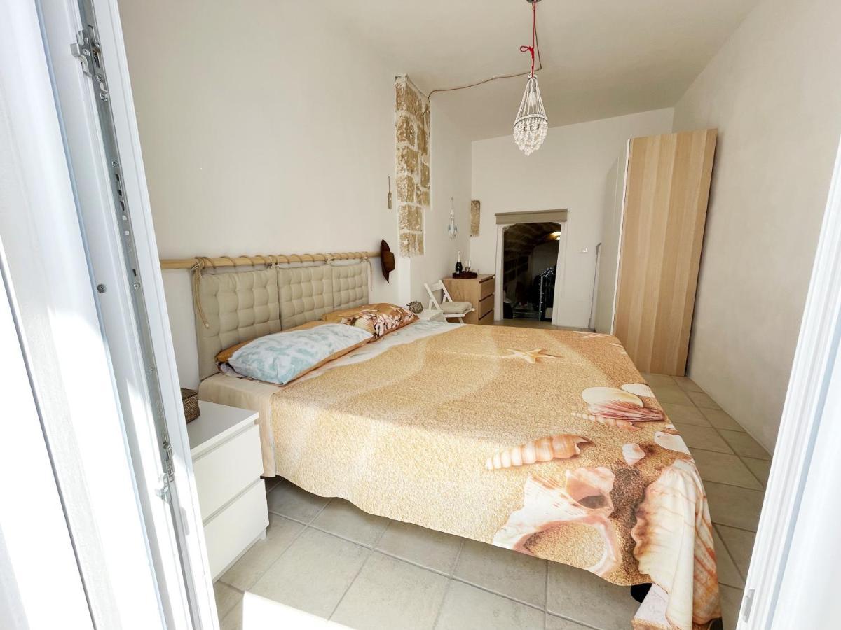 Mediterraneo House- Casa Nel Centro Storico มาติโน ภายนอก รูปภาพ