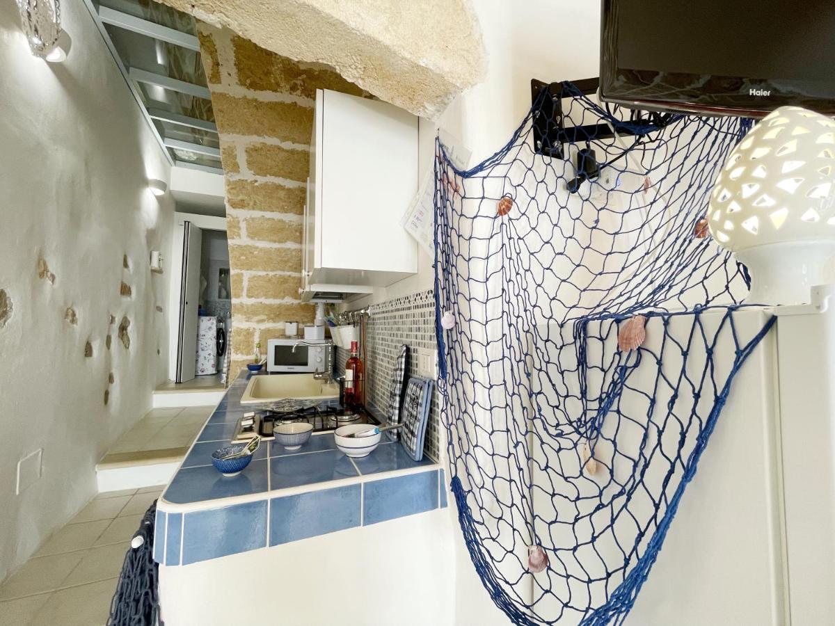 Mediterraneo House- Casa Nel Centro Storico มาติโน ภายนอก รูปภาพ