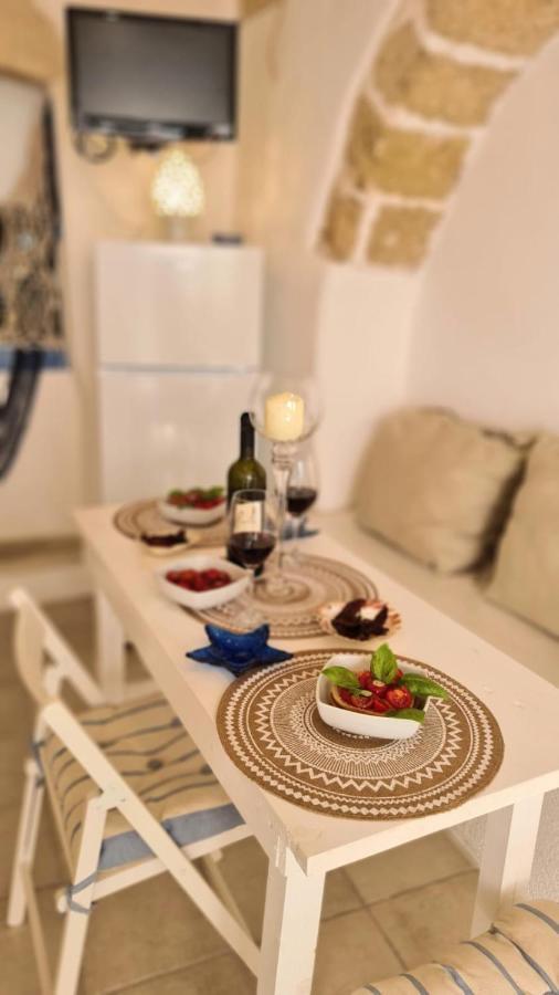 Mediterraneo House- Casa Nel Centro Storico มาติโน ภายนอก รูปภาพ